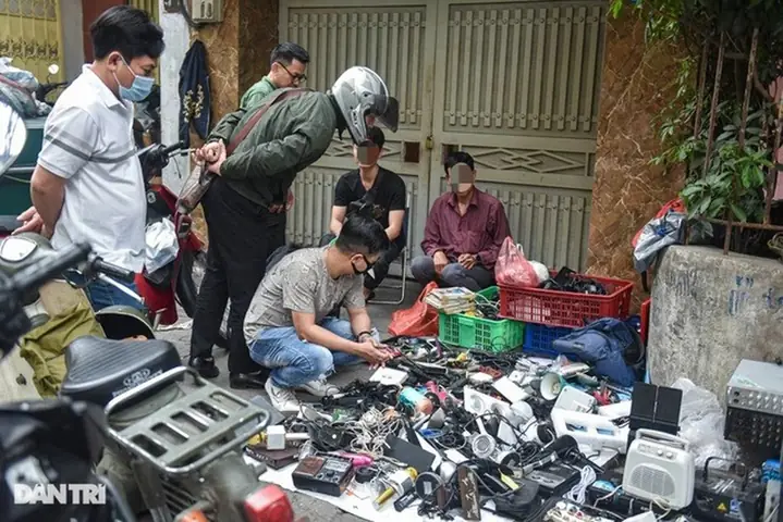 Phụ Tùng Xe Ô Tô Chợ Trời