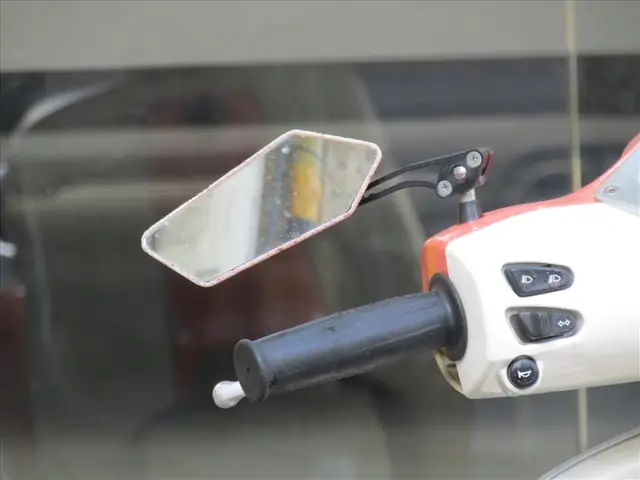 Quy Định Xe Ô Tô Không Có Kính Chiếu Hậu