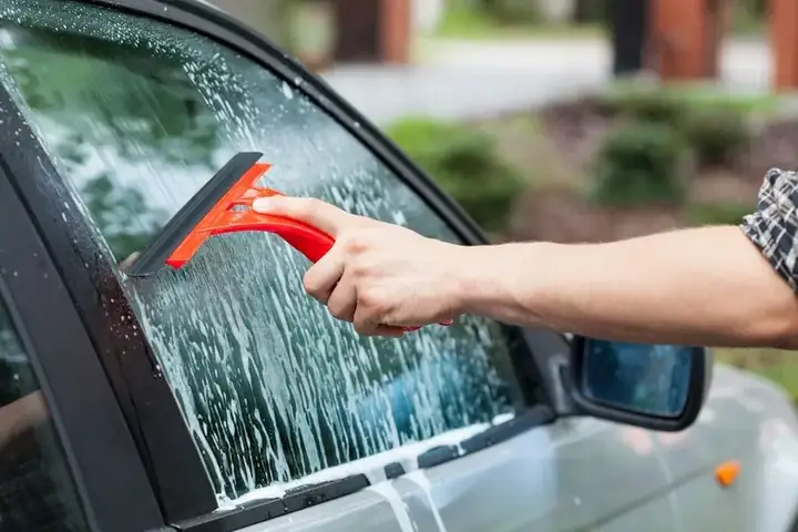 Rửa Kính Xe Ô Tô