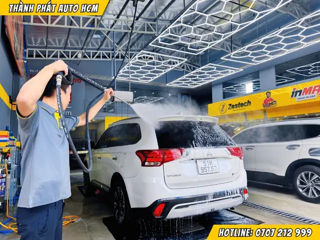 Rữa Xe Dọn Nội Thất Ô Tô Quân 2