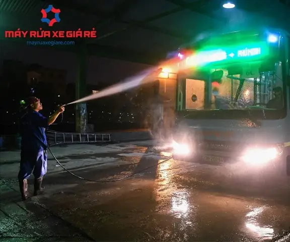Rửa Xe Ô Tô Đêm