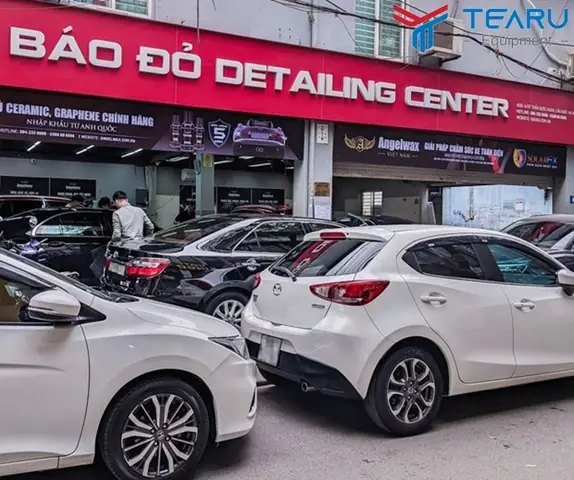 Rửa Xe Ô Tô Ở Hãng