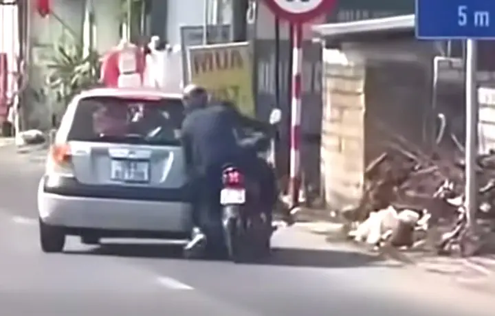 S D Ở Xe Ô Tô