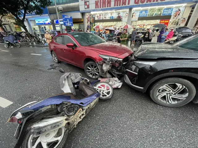 Tai Nạn Xe Máy Với Ô Tô Hoàng Quốc Việt