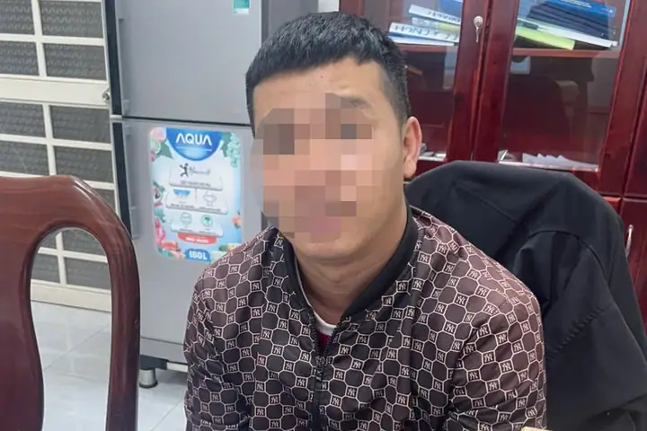Thanh Niên Chặn Đầu Xe Ô Tô