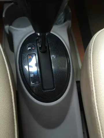 Tháo Cần Số Xe Ô Tô