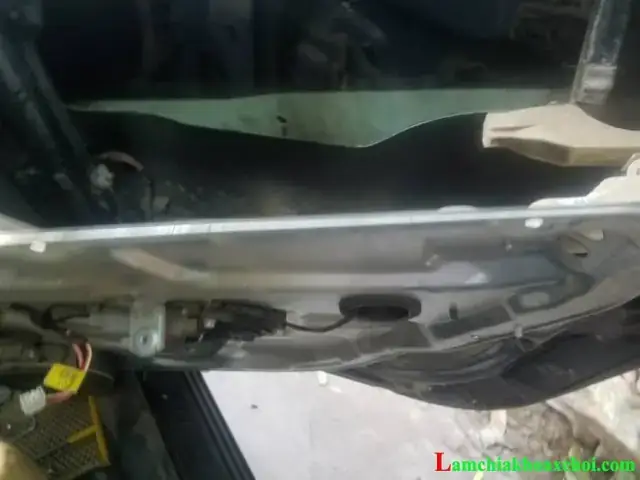 Thay Chuột Cửa Xe Ô Tô