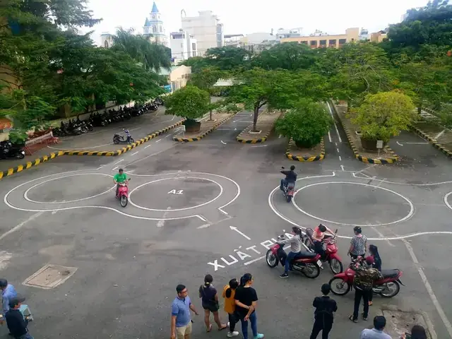 Thi Lấy Bằng Lái Xe Ô Tô Tháng 2