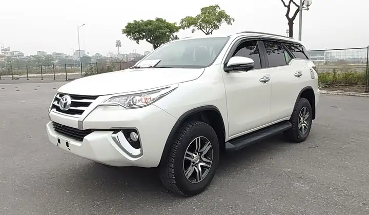Thuê Xe Ô Tô 7 Chỗ Ở Lào