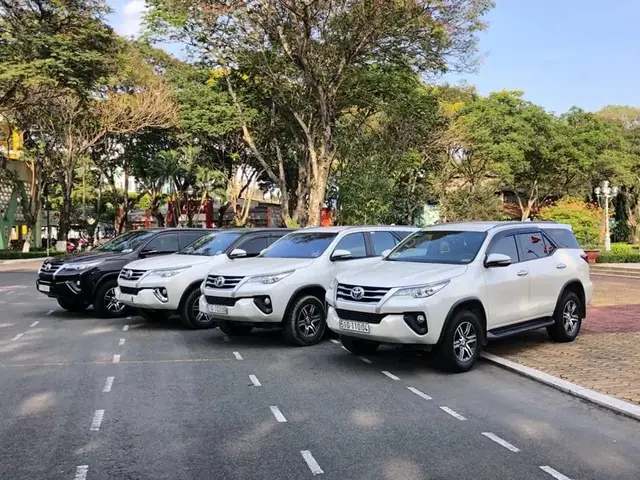 Thuê Xe Ô Tô Du Lịch Tại Hà Nội