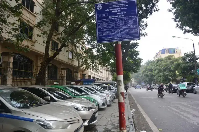 Tràng Thi Gửi Xe Ô Tô