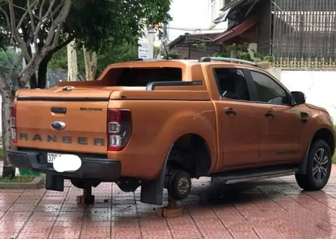 Trộm Bánh Xe Ô Tô