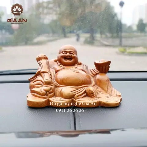 Tượng Di Lặc Để Xe Ô Tô