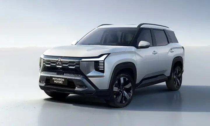 Xe Ô Tô 7 Chỗ Mitsubishi
