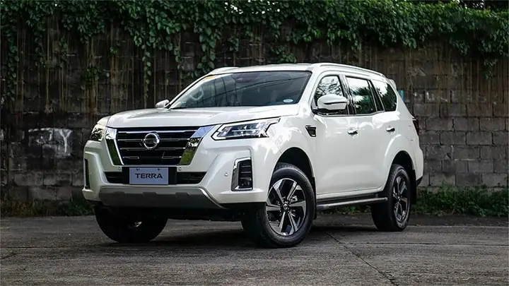 Xe Ô Tô 7 Chỗ Nissan