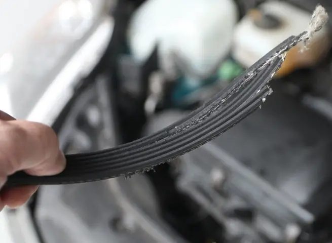 Xe Ô Tô Bị Đứt Dây Cam
