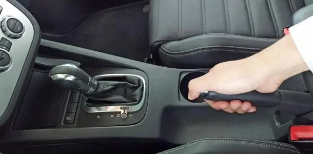 Xe Ô Tô Bị Kẹt Số