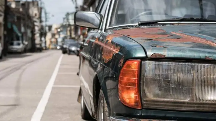 Xe Ô Tô Bị Rỉ Sét