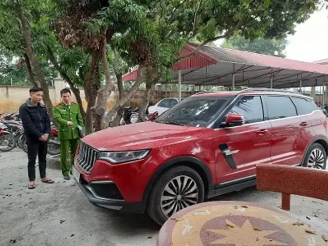 Xe Ô Tô Của Phú Lê