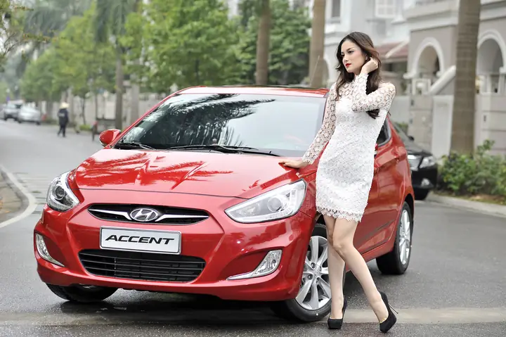 Xe Ô Tô Màu Đỏ Cho Nữ