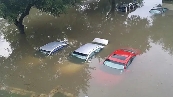Xe Ô Tô Ngập Nước Có Sao Không