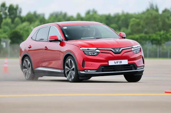 Xe Ô Tô Vinfast Chạy Bằng Điện